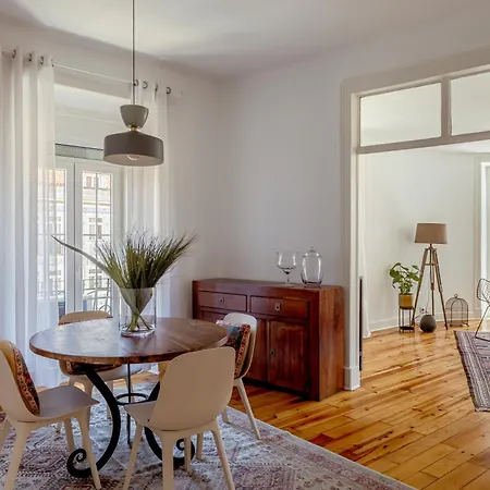 Апартаменты Large Family Apartment, Лиссабон