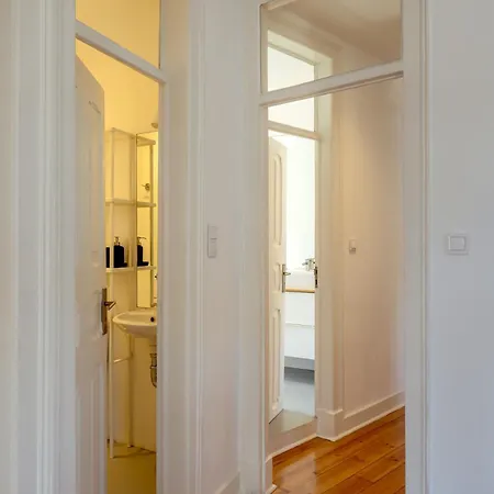 Апартаменты Large Family Apartment, Лиссабон