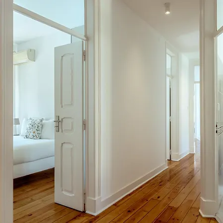 Large Family Apartment, Апартаменты