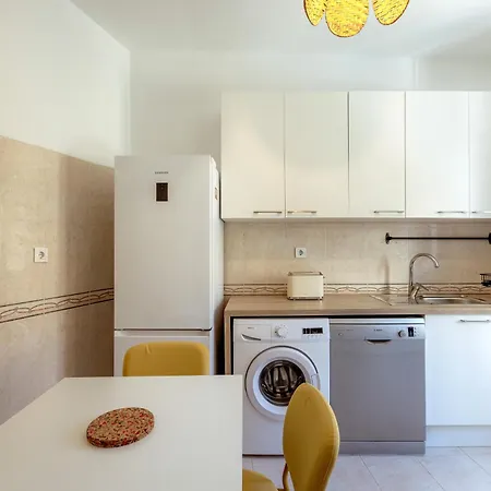 Апартаменты Large Family Apartment, Лиссабон