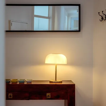 アパート Large Family Apartment,