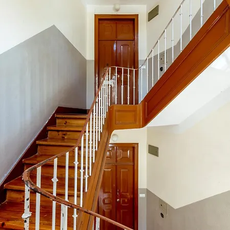 Апартаменты Large Family Apartment, Лиссабон